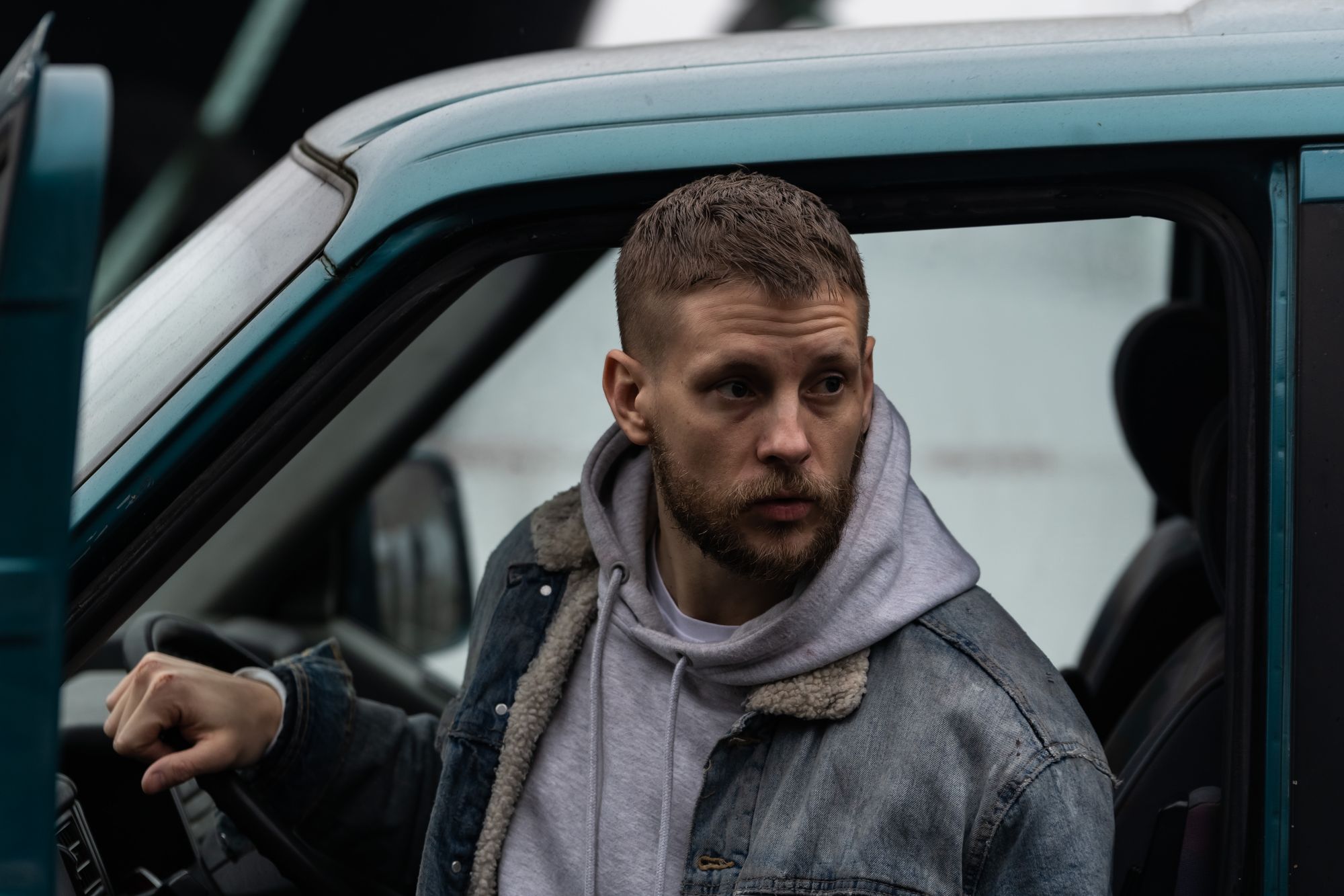     Sebastian Fabijański: Nie da się oddzielić grubą krechą roli od aktora [WYWIAD]